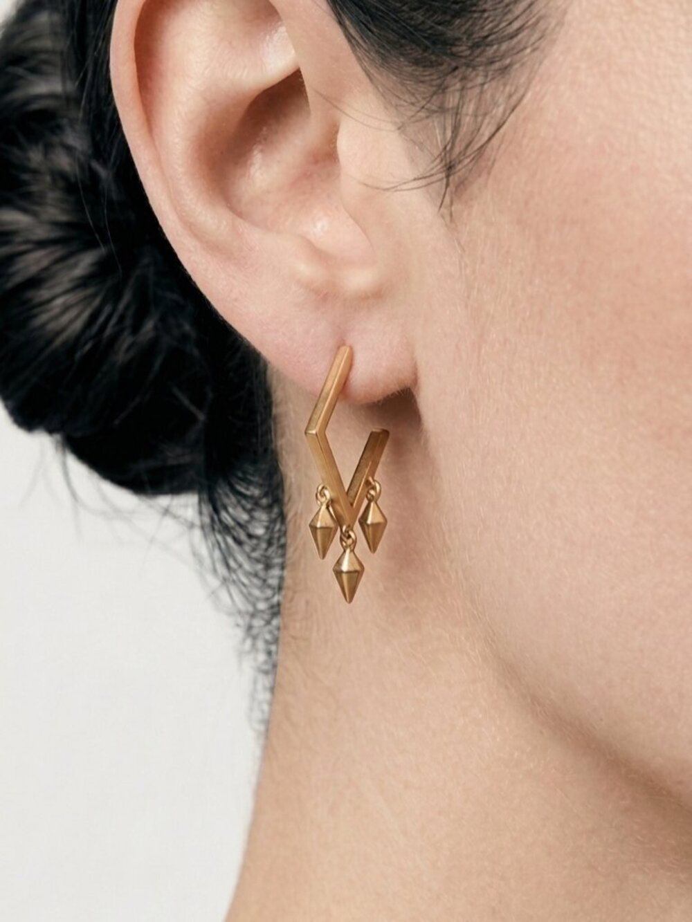 Maison Birks 18K Yellow Gold Geometric Drop Earrings - Picture 13 of 13